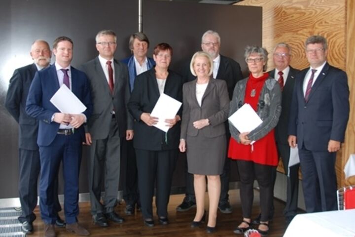 Zivilgesellschaft anerkannt – Unterstützung vereinbart