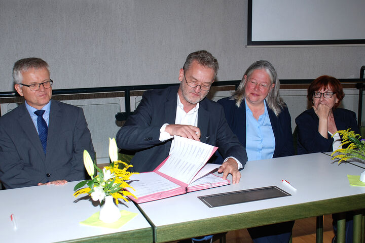 Teilhabe für alle: Rahmenvereinbarung zwischen Liga und...